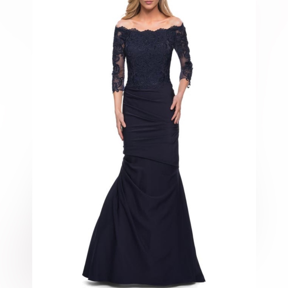 La Femme Navy Sequin Lace Bodice Mermaid Style Gown Off Shoulder Size 4 NWOT